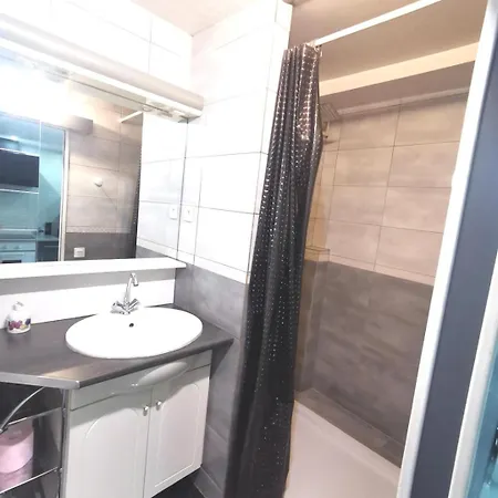 Centre Ville, Parking Gratuit, Petit Dejeuner Apartment *